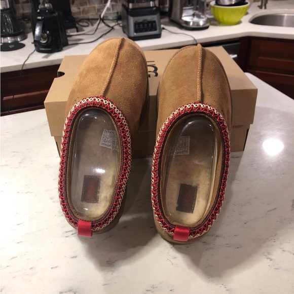 Size 4-6 Euro Sz 36-38 Brand New UGG Kids Tazz Chestnut Slippers 100% authentic - Picture 8 of 12